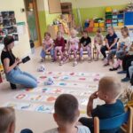 Zajęcia cyfrowych ekspertów z robotem