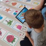 Zajęcia cyfrowych ekspertów z robotem