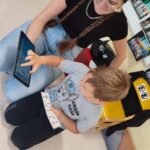 Zajęcia cyfrowych ekspertów z robotem