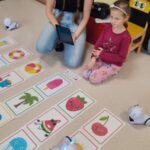Zajęcia cyfrowych ekspertów z robotem