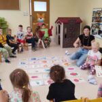 Zajęcia cyfrowych ekspertów z robotem